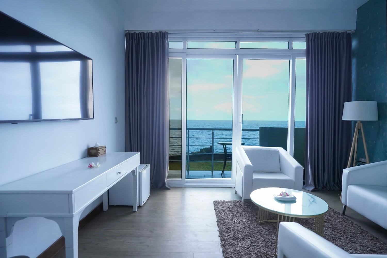 Executive Suite (3)